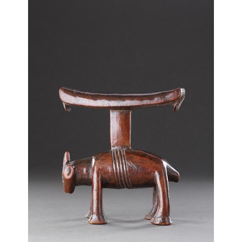 A Finely Carved Zoomorphic Headrest in the Form of an ‘Antelope’